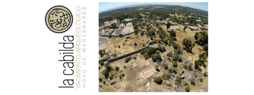 Visita aérea de la aldea visigoda de La Cabilda, con la sierra de Hoyo de fondo